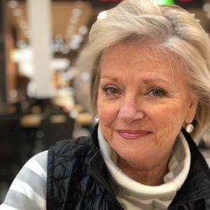 Meet your Posher, Suzanne